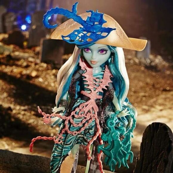 Mattel Other - NWT Monster High‎ Haunted Vandala Doubloons Doll 2014 Collectible NRFB
